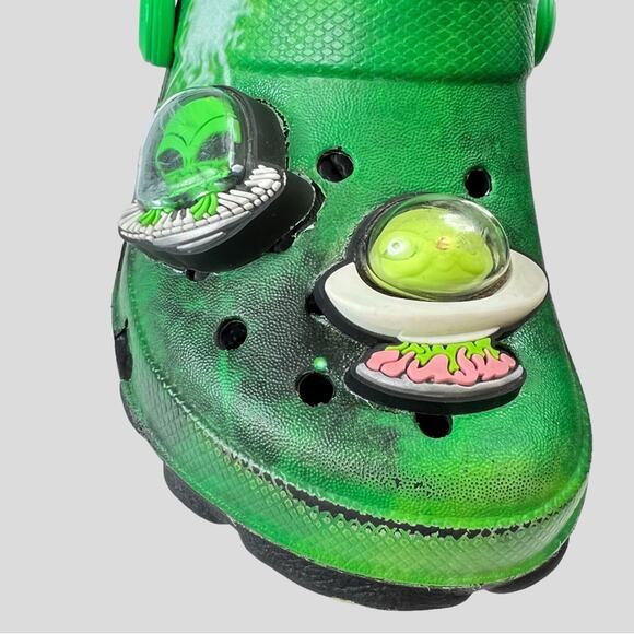 Crocs Ron English Area 54 Kids Clogs All Terrain Green Alien Jibbitz Size C6 - Picture 2 of 12